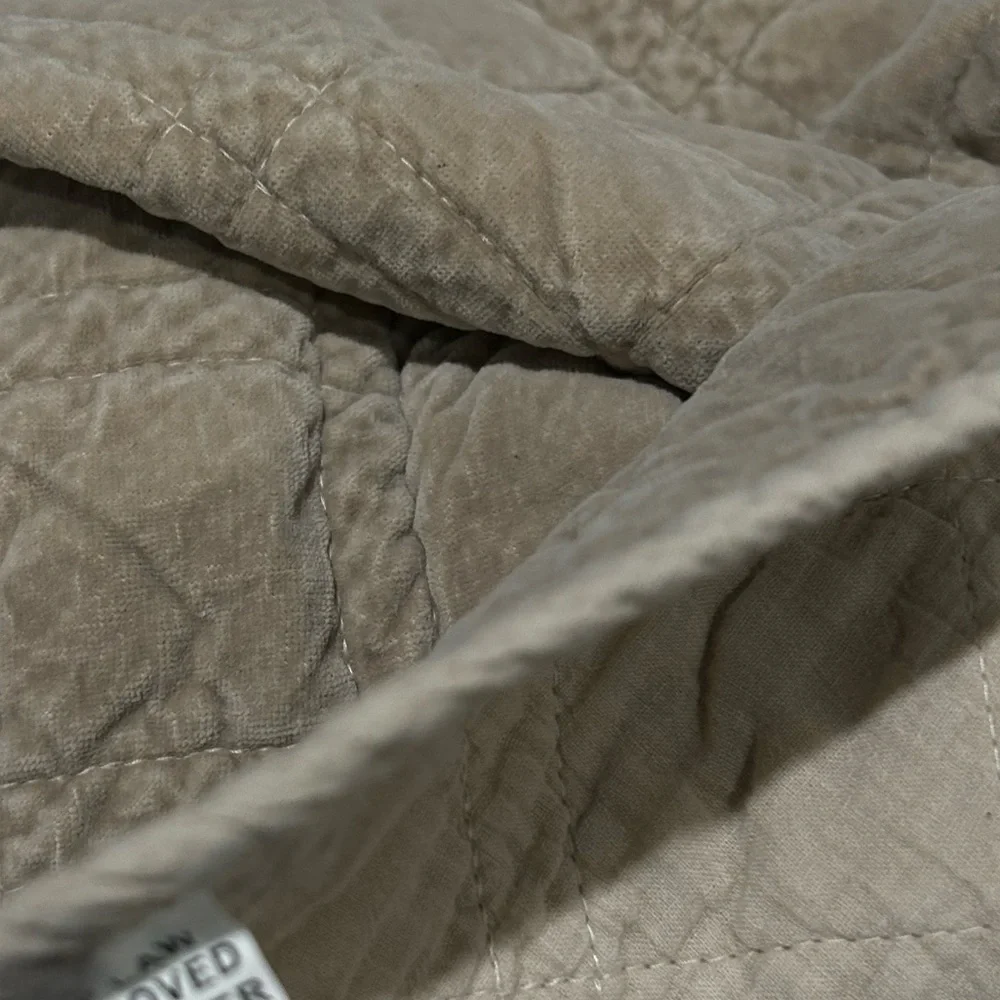Pom Pom at Home Brussels Coverlet $ 747 taupe /new  Size : King